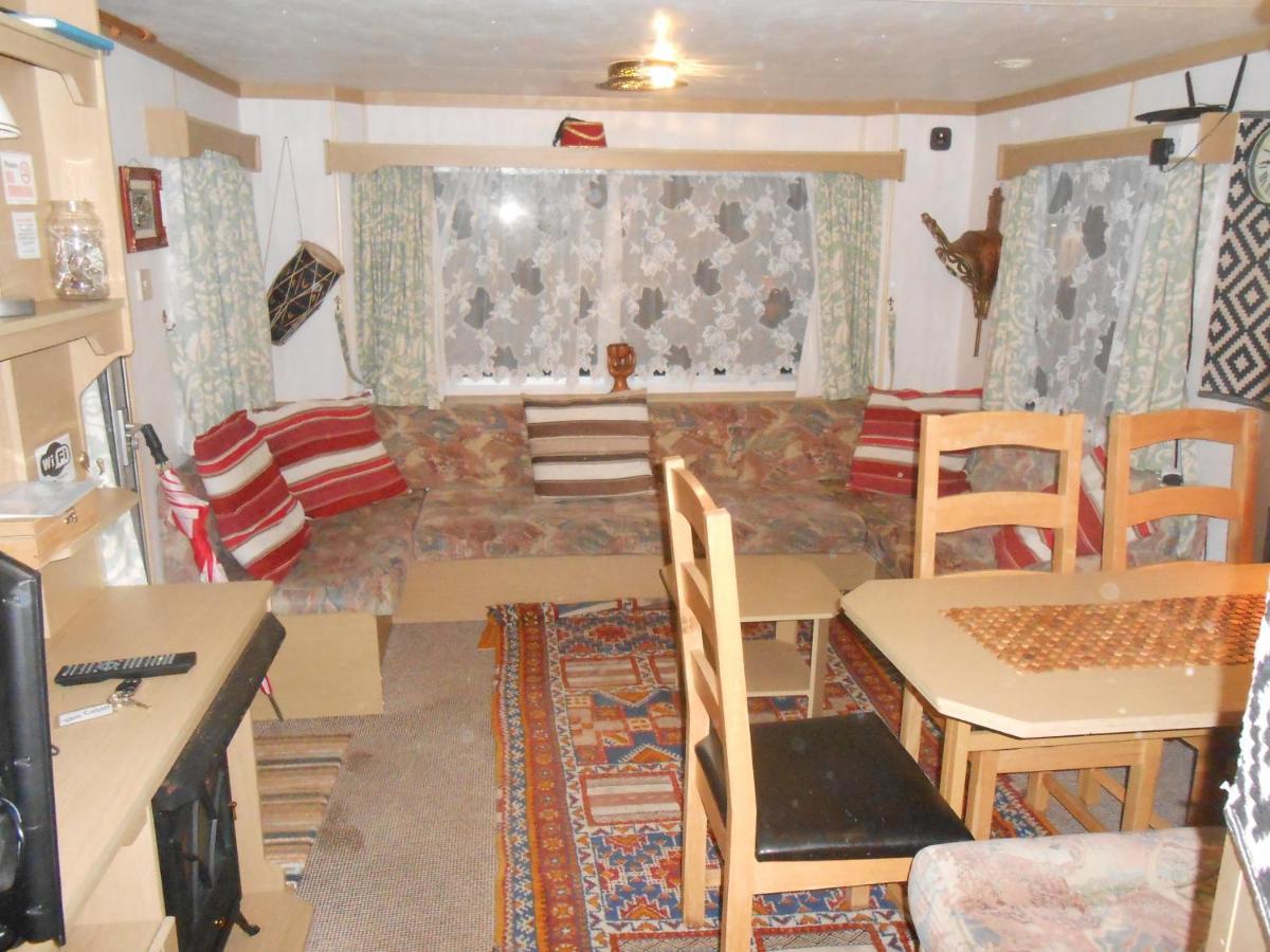 Holiday home 'the Cabin'. A Cosy Private & Secure Home.