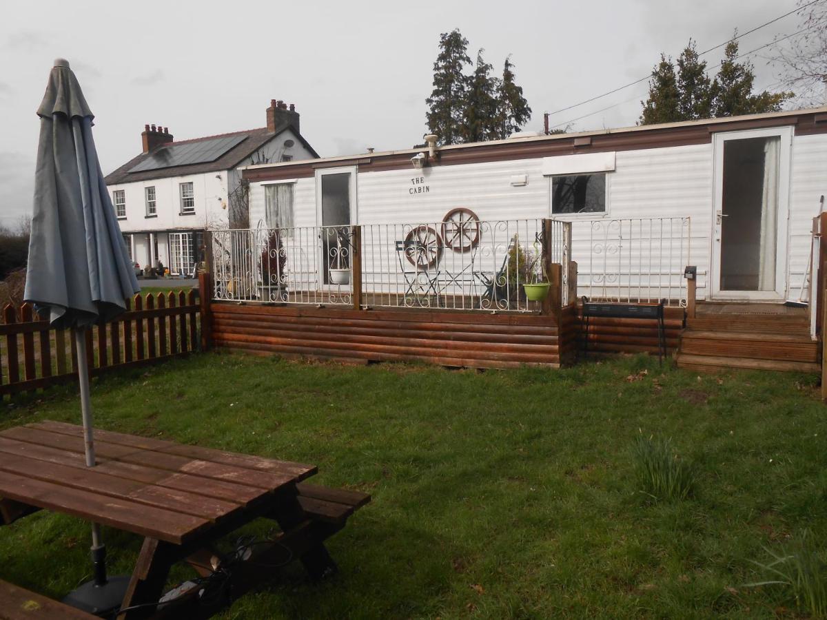 'the Cabin'. A Cosy Private & Secure Home. *
